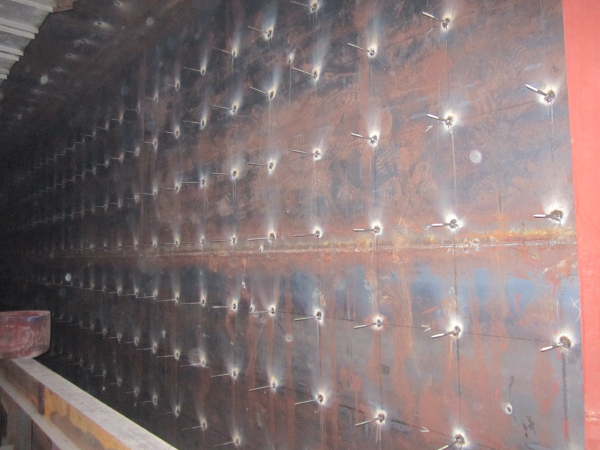 爐墻硅酸鋁纖維爐襯保溫施工前焊接直行釘-火龍耐材提供 爐墻硅酸鋁纖維爐襯保溫施工前焊接直行釘-火龍耐材提供